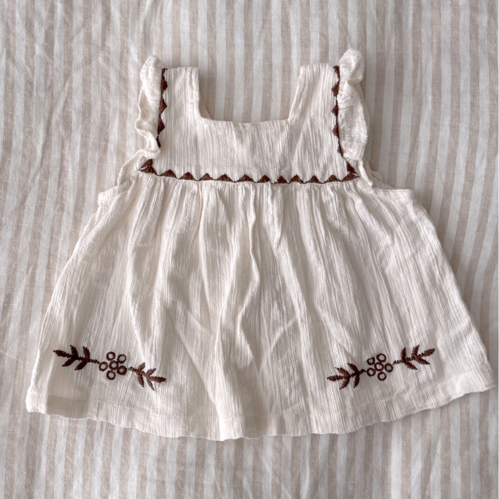 EUC Pink chicken embroidered blouse size 3T